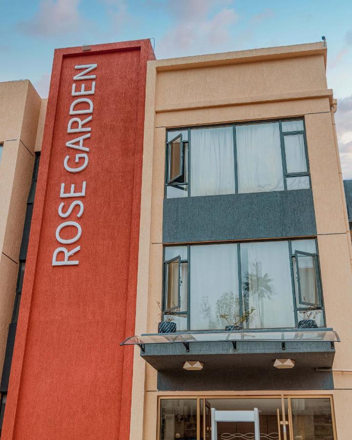 Rose Garden Private Apartment By Link คิกาลี ภายนอก รูปภาพ